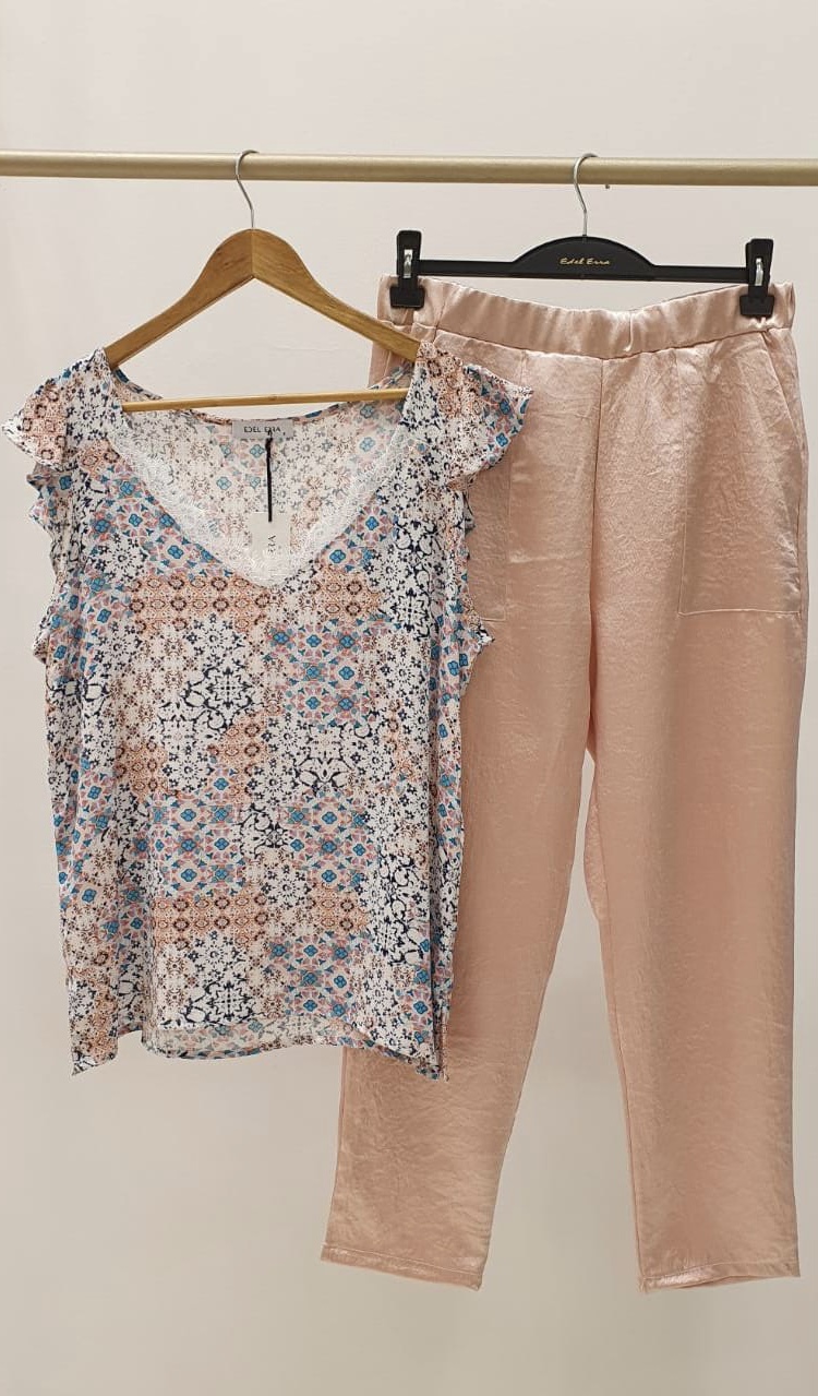 MUSCULOSA ESTAMPADA CON ENCAJE